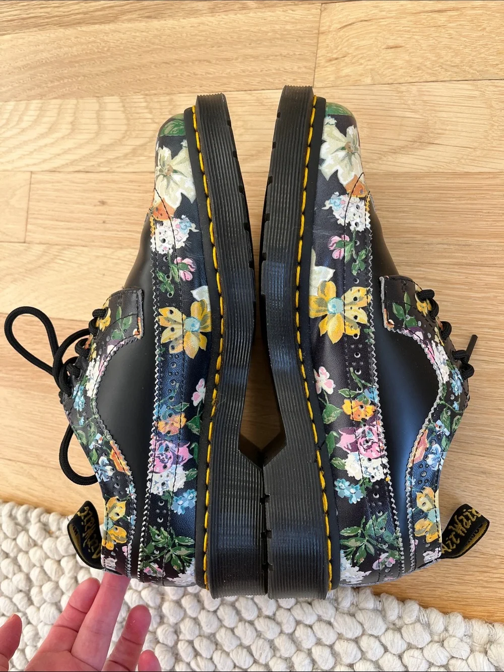 Dr. Martens Darcy Black Leather Oxford Shoes with Multicolor Floral Print size 8